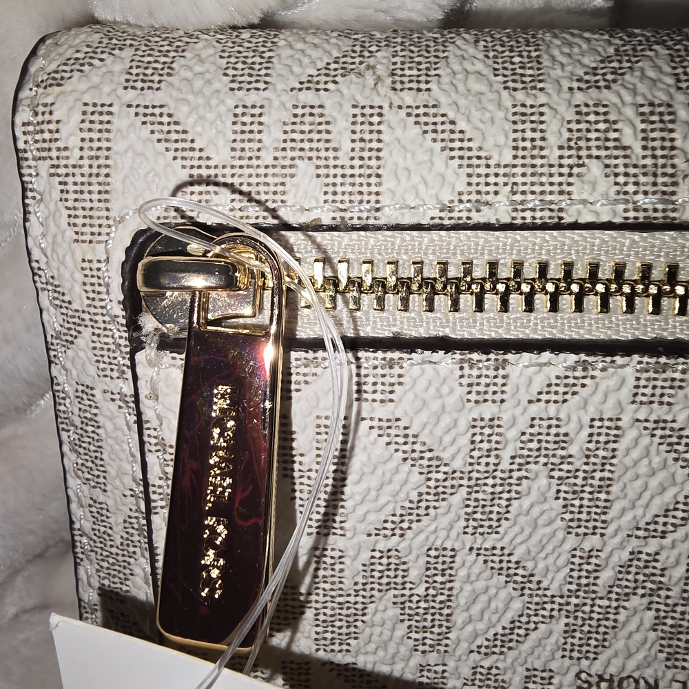 Nwt Michael Kors Monogram Clutch - Picture 3 of 4
